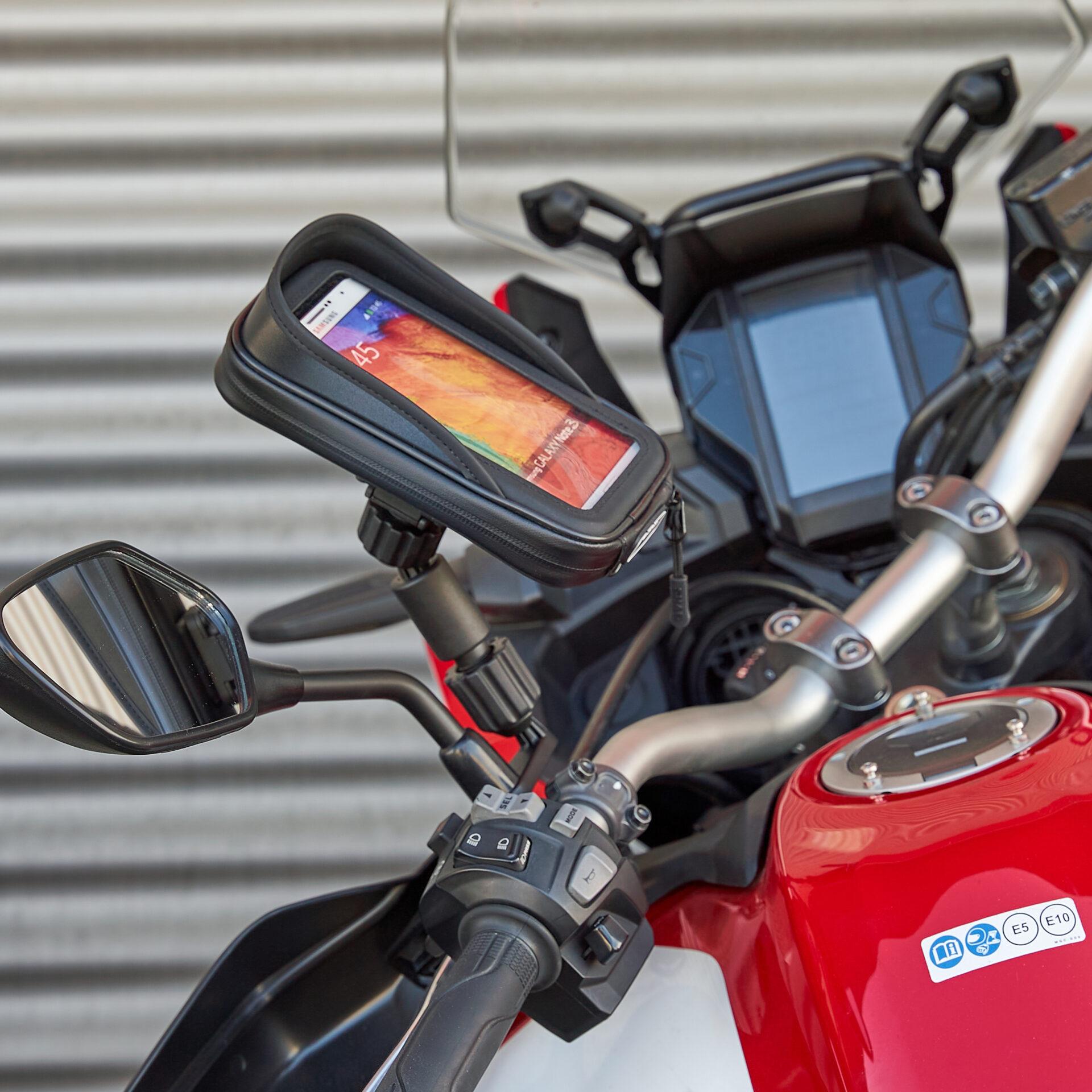 shad-soporte-smartphone-sg62-para-retrovisor-160-x-80-mm image 3