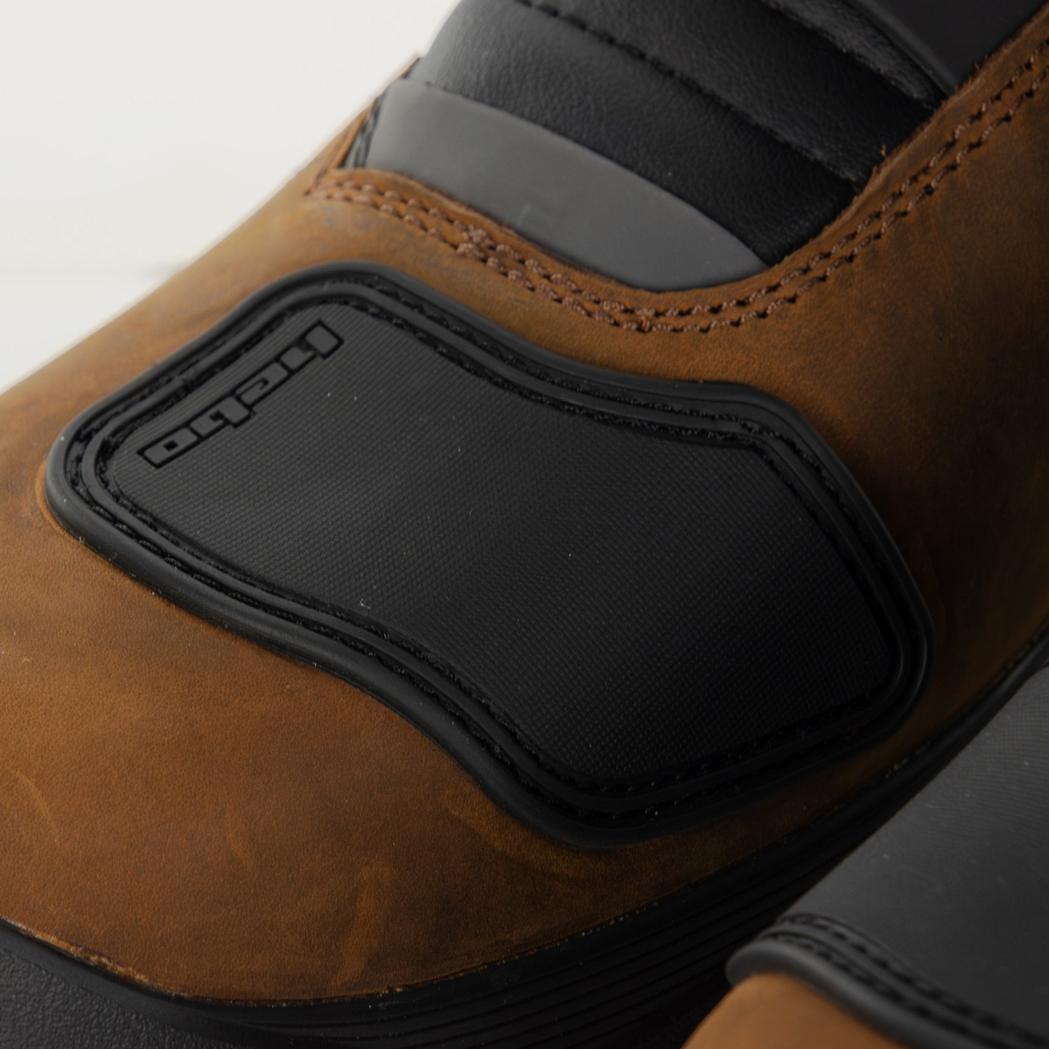 hebo-botas-track-long-trail-adventure-impermeables-piel-crazy-horse image 5