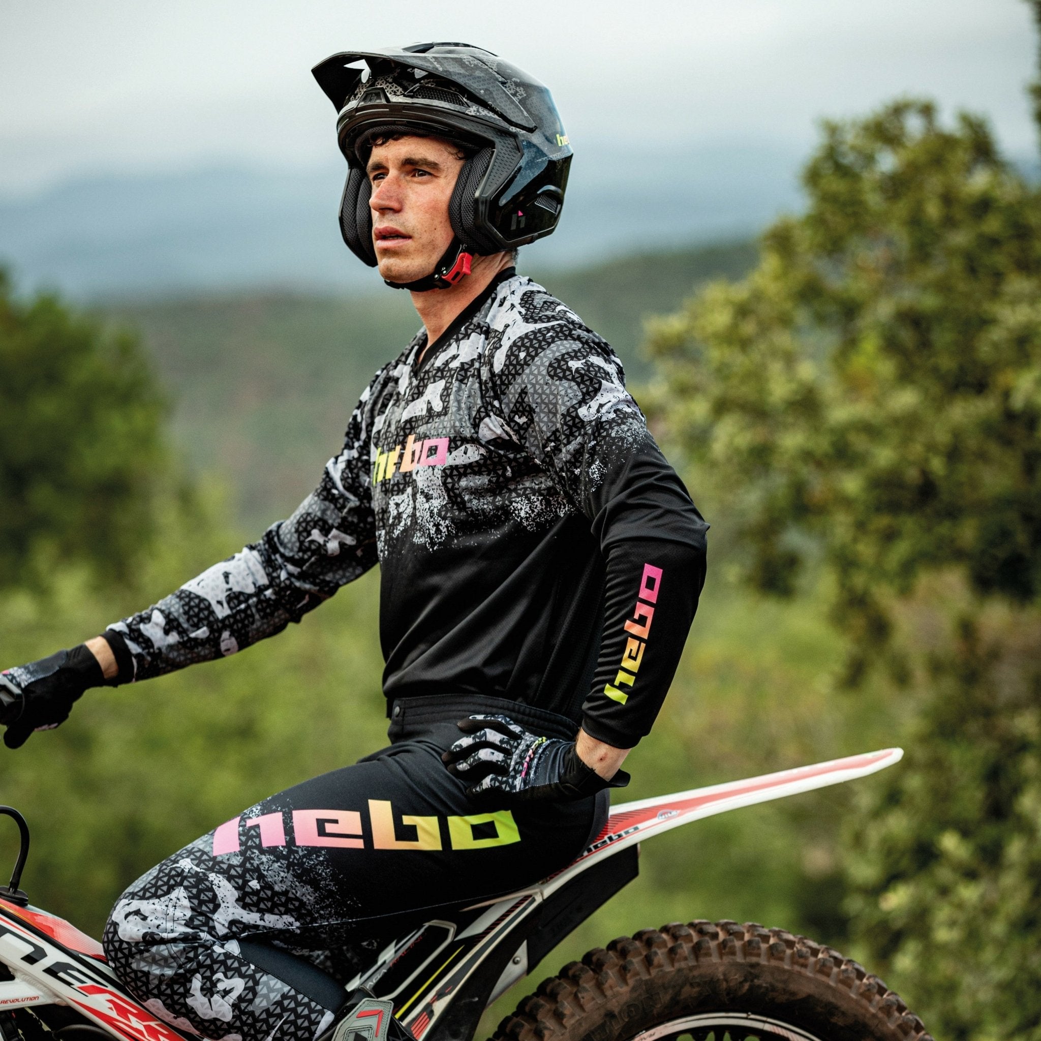 hebo-pantal-n-pro-trial-camo-poli-ster-reciclado-rodilleras-ce-nivel-ii image 3