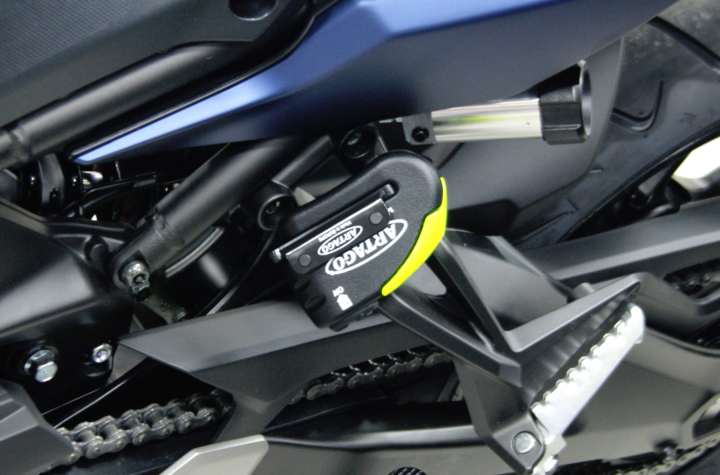 artago-30x6-candado-antirrobo-de-disco-con-alarma-120db-para-yamaha-mt-09-y-trac image 3