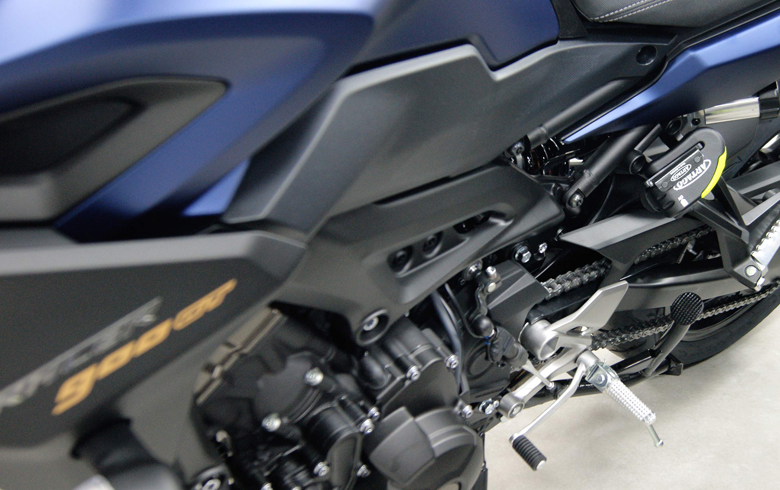 artago-30x6-candado-antirrobo-de-disco-con-alarma-120db-para-yamaha-mt-09-y-trac image 5
