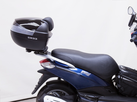 shad-top-master-fijaci-n-para-maleta-superior-piaggio-fly-125i image 1