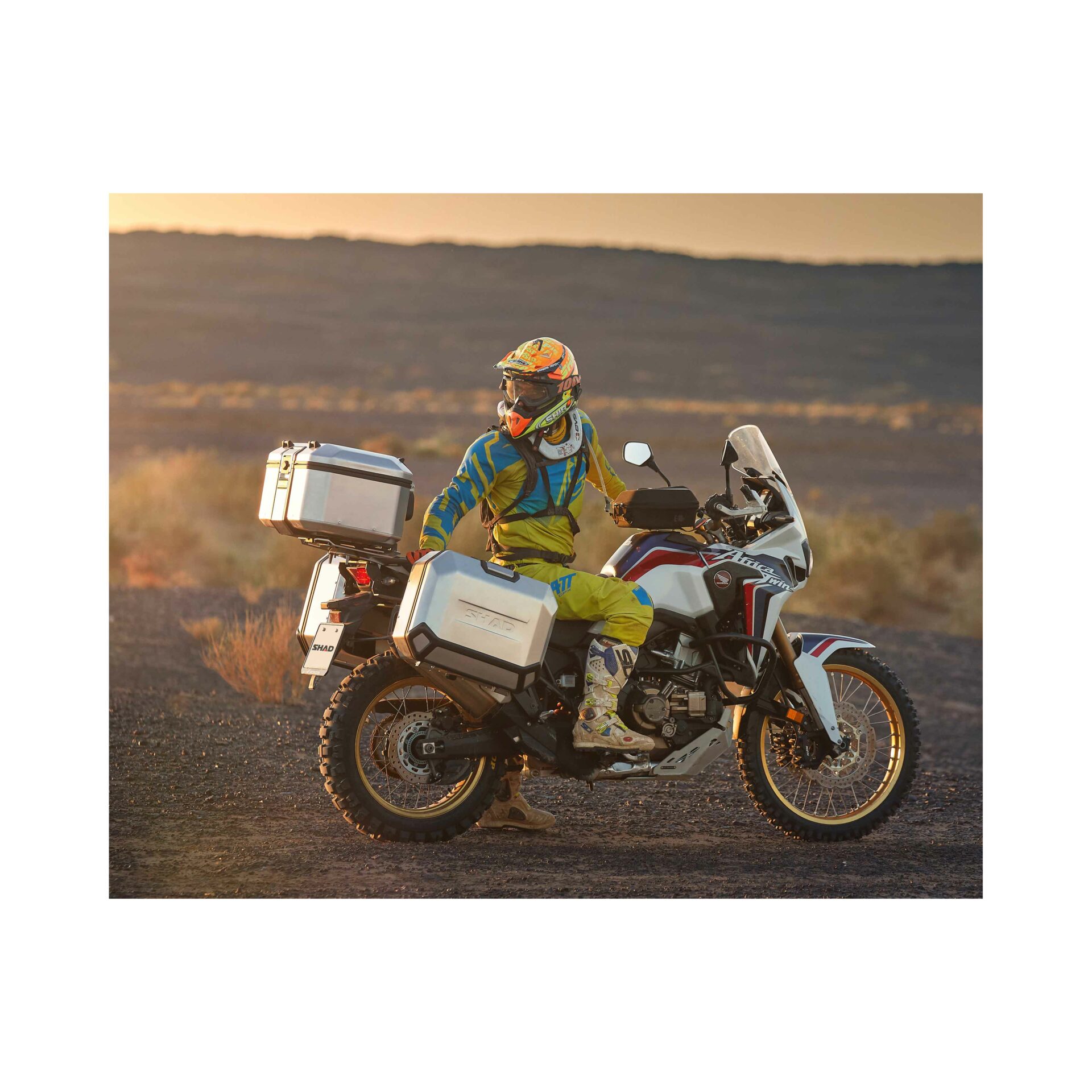 shad-top-case-tr48-terra-ba-l-trasero-de-aluminio-endurecido-capacidad-1-casco-t image 8