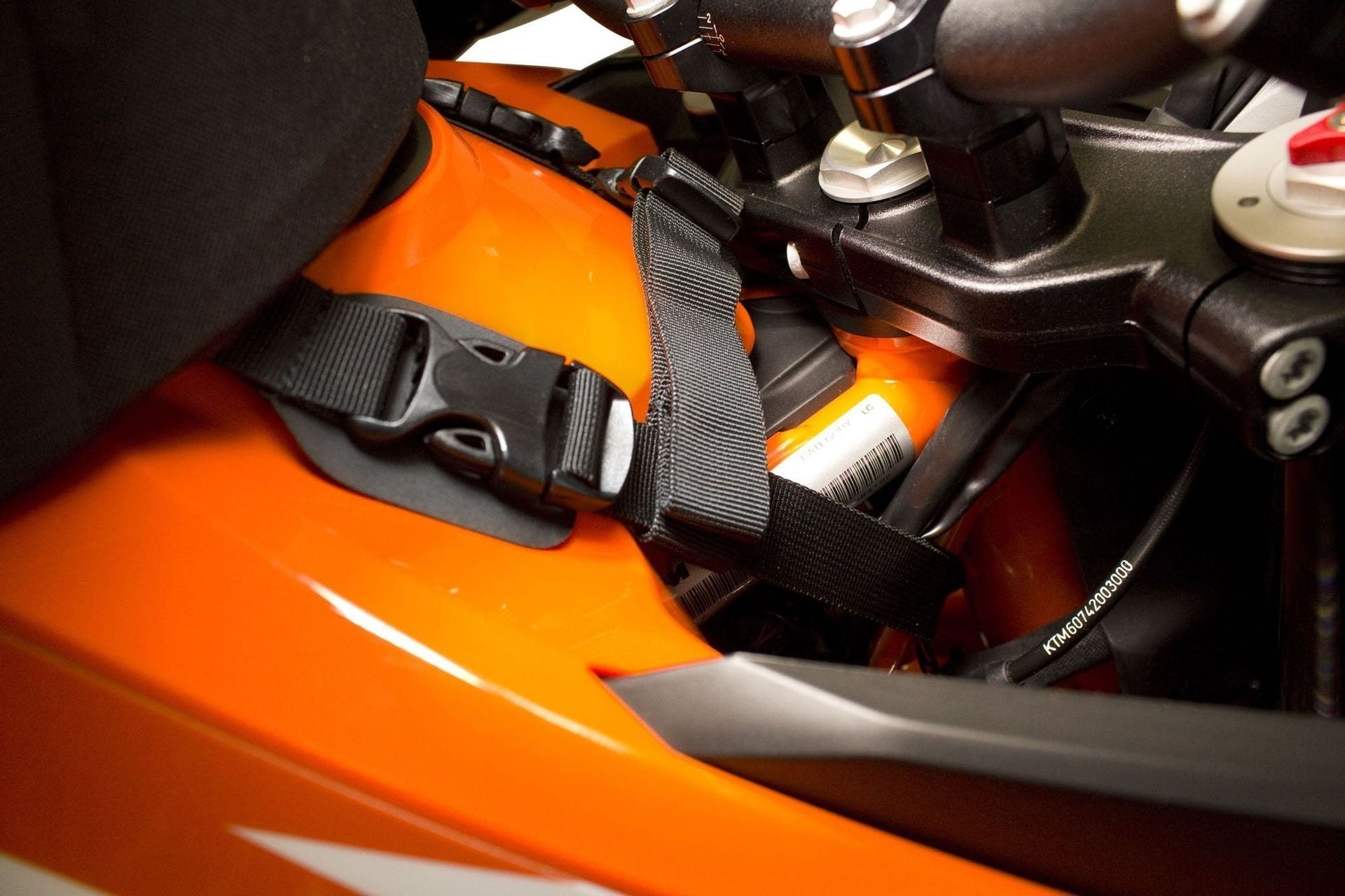 enduristan-front-fastening-strap-para-sandstorm-correa-de-sujeci-n-delantera-par image 3